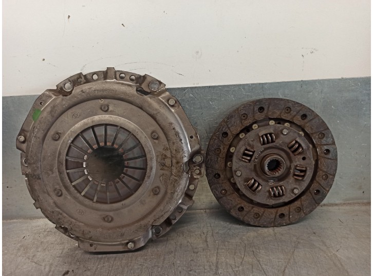 Recambio de kit embrague para nissan almera (n15) 1.4 cat referencia OEM IAM 3021053Y10 119009910 LUK
