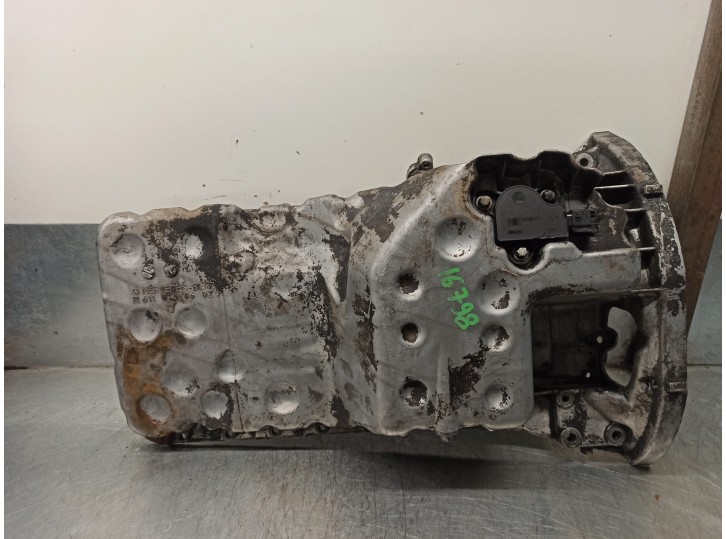 Recambio de carter para mercedes-benz clase c (w203) familiar 2.2 cdi cat referencia OEM IAM R6110140602  