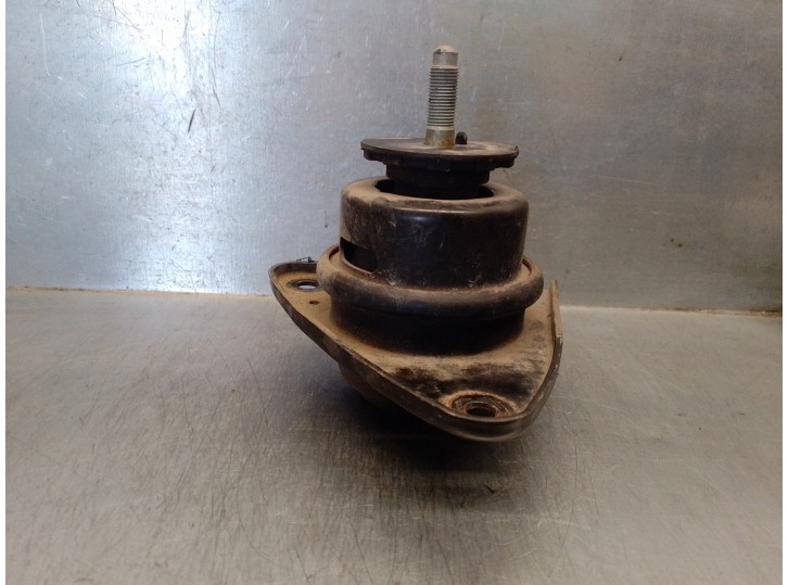 Replacement right engine mount for Hyundai i30 1.4 cat OEM IAM reference 218100Q000 218100Q000 