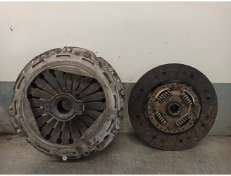 Replacement clutch kit for Iveco Daily closed box (2006 =>) 2.3 diesel OEM IAM reference 504389429 