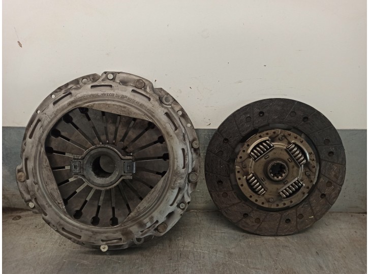 Replacement clutch kit for Iveco Daily closed box (2006 =>) 2.3 diesel OEM IAM reference 504389429 
