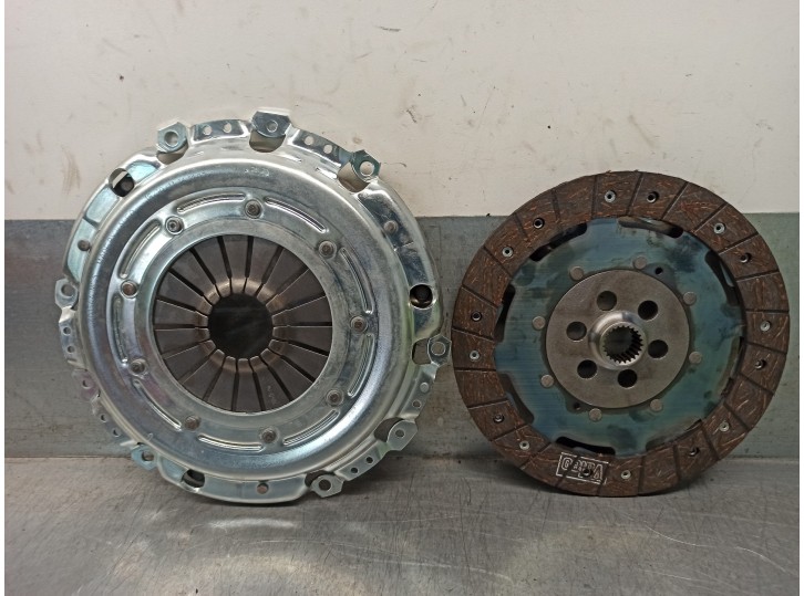 Recambio de kit embrague para ford focus berlina (cak) referencia OEM IAM 701544 701544 VALEO