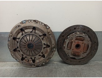 Replacement clutch kit for Citroën C4 Berlina 1.6 16V HDi OEM IAM reference 205266 