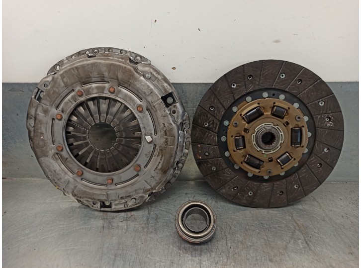 Recambio de kit embrague para kia cerato 1.6 cat referencia OEM IAM 4130023560 