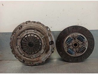 Replacement clutch kit for peugeot 307 (s1) 2.0 hdi cat OEM IAM reference 2004CC 195085 VALEO