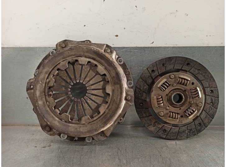 Recambio de kit embrague para nissan kubistar (x76) 1.2 cat referencia OEM IAM 3000100QAR  