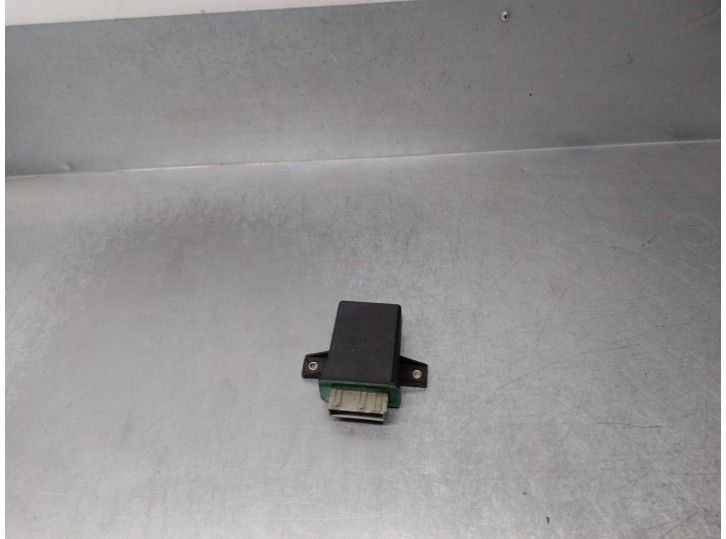 Replacement engine fan relay for Peugeot Expert Kombi 1.9 turbodiesel cat OEM IAM reference 9631577780 