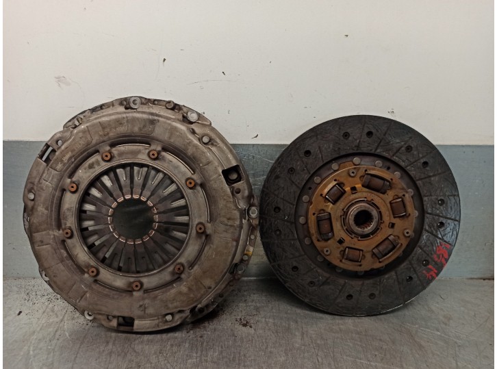 Replacement clutch kit for Kia Rio II (JB) 1.5 CRDi OEM IAM reference 4130023510 