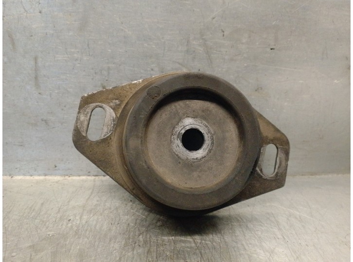 Replacement left engine mount for Peugeot 307 Break/SW (S2) 1.6 HDi OEM IAM reference 184468 184468 