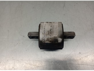 Replacement engine mount for Mercedes-Benz E-Class (W212) saloon 2.1 CDI cat OEM IAM reference A2122400418 