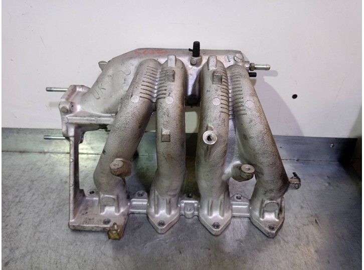 Recambio de colector admision para toyota avensis berlina (t 22) 1.6 16v referencia OEM IAM 1710102120 1710116300 