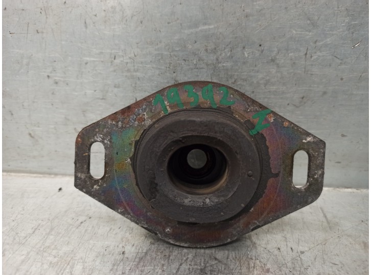 Replacement left engine mount for Peugeot 306 Sedan 3/4/5 doors (S2) 2.0 HDI CAT OEM IAM reference 184436 