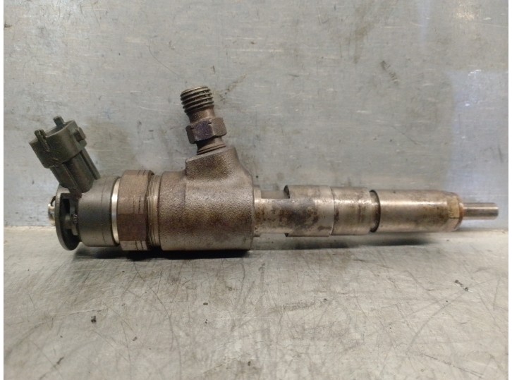 Recambio de inyector para peugeot bipper 1.4 hdi referencia OEM IAM 565889 0445110252 BOSCH