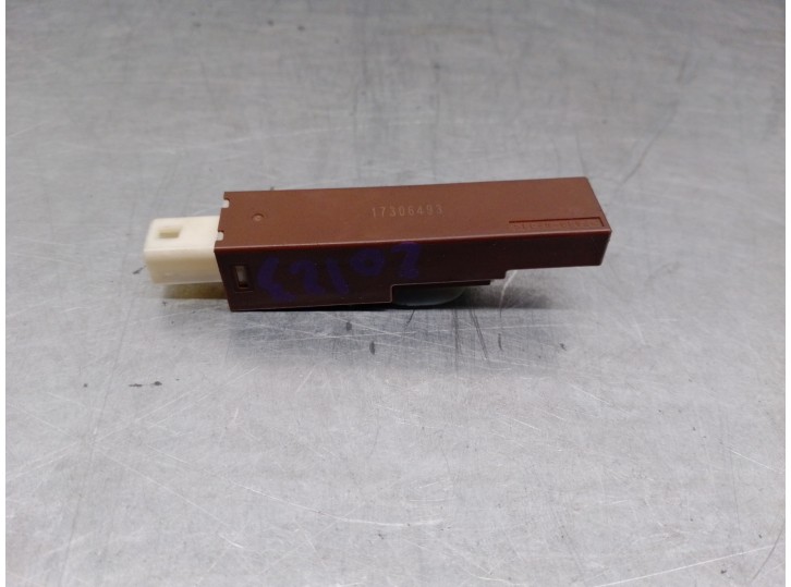 Recambio de antena para toyota auris 1.8 16v (híbrido) referencia OEM IAM 899A00F040 