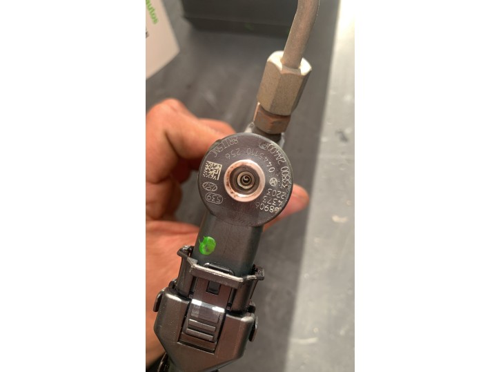 Recambio de inyector para hyundai matrix (fc) 1.5 crdi cat referencia OEM IAM 338002A400 