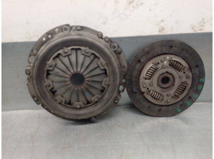 Recambio de kit embrague para renault laguna (b56) 2.0 referencia OEM IAM 7711134045 7700869418 LUK