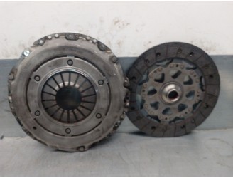 Recambio de kit embrague para renault megane ii classic berlina 1.9 dci diesel fap referencia OEM IAM 7701477695 1864002551 SACH