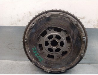 Recambio de volante motor para renault megane iii berlina 5 p 1.2 16v referencia OEM IAM 123104345R  