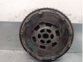 Recambio de volante motor para renault megane iii berlina 5 p 1.2 16v referencia OEM IAM 123104345R  