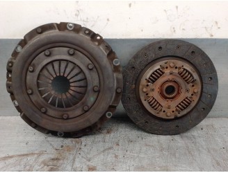 Recambio de kit embrague para lancia ypsilon (101) 1.3 jtd 16v referencia OEM IAM 71747812  VALEO