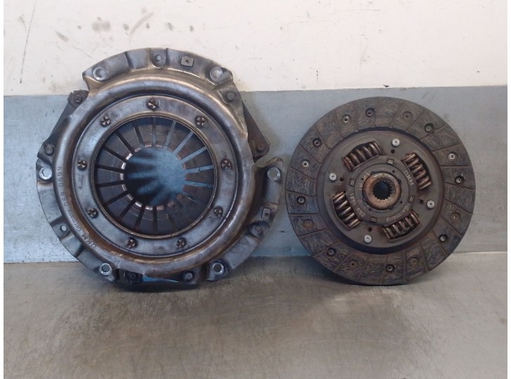 Recambio de kit embrague para nissan almera i (n15) 2.0 d referencia OEM IAM 302100E400 302100E400 KM