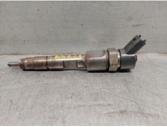 Replacement injector for Renault Megane II Classic Saloon 1.9 dCi diesel OEM IAM reference 8200100272 0445110110B BOSCH
