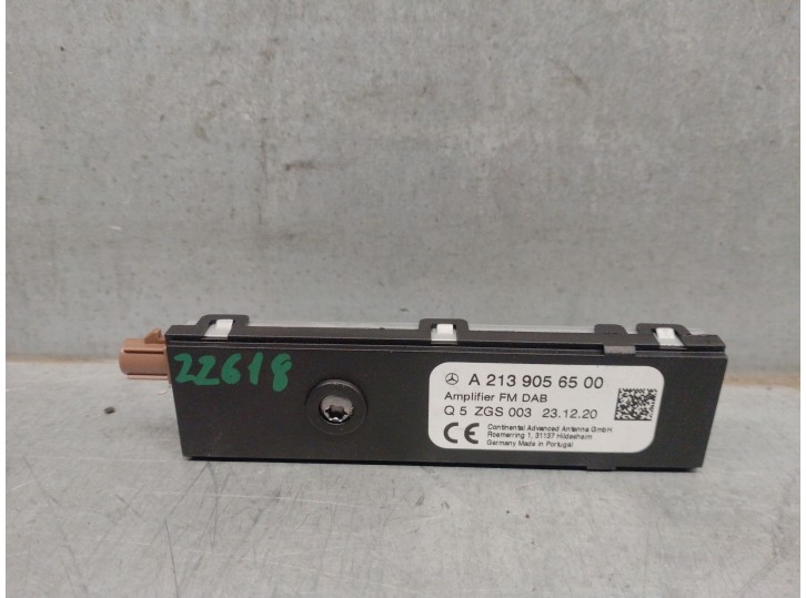 Recambio de antena para mercedes-benz gla (h247) gla 200 d 4-matic (247.713) referencia OEM IAM A2139056500 A2139056500 