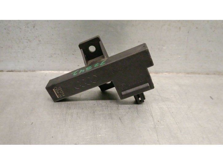 Recambio de antena para audi a4 b8 avant (8k5) rs4 quattro referencia OEM IAM 8K0907247 8K0907247 33542221