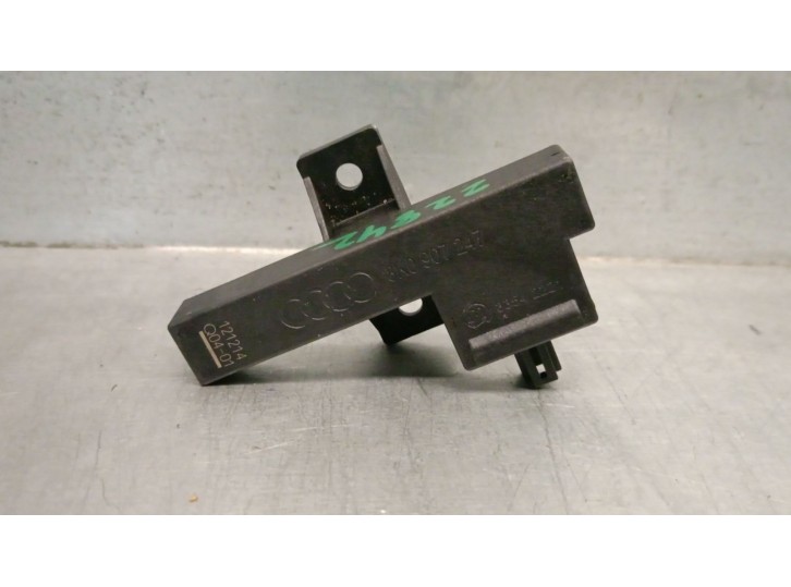 Replacement antenna for Audi A4 B8 Avant (8K5) RS4 Quattro OEM IAM reference 8K0907247 8K0907247 33542221