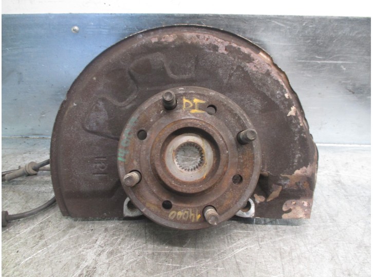Recambio de mangueta delantera izquierda para volvo v40 familiar diesel cat referencia OEM IAM 30884172 