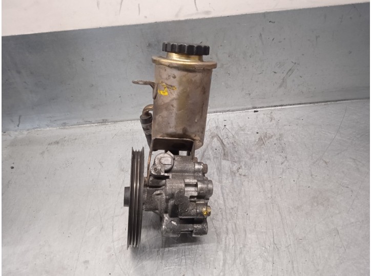 Recambio de bomba servodireccion para toyota yaris (ncp1/nlp1/scp1) 1.4 d-4d expo referencia OEM IAM 52020 