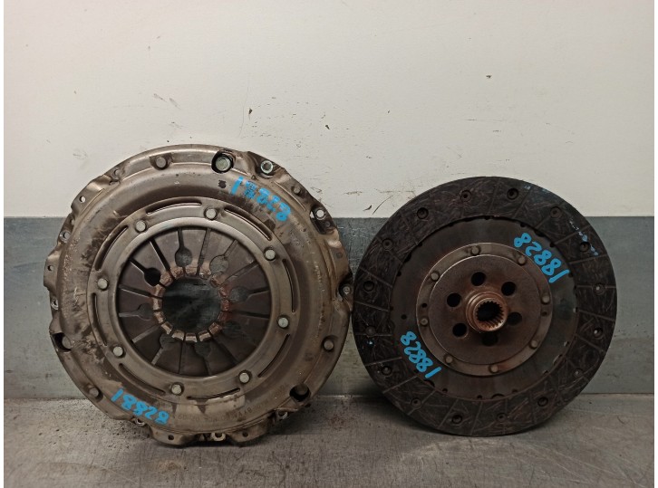 Recambio de kit embrague para renault scenic ii 1.9 dci diesel referencia OEM IAM 7701477695 701951 VALEO