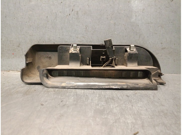 Recambio de luz central de freno para opel combo (corsa c) 1.7 16v cdti referencia OEM IAM 09179553 1222681 