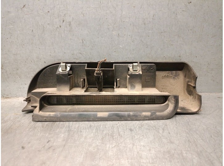 Recambio de luz central de freno para opel combo (corsa c) 1.7 16v cdti referencia OEM IAM 09179554 1222682 