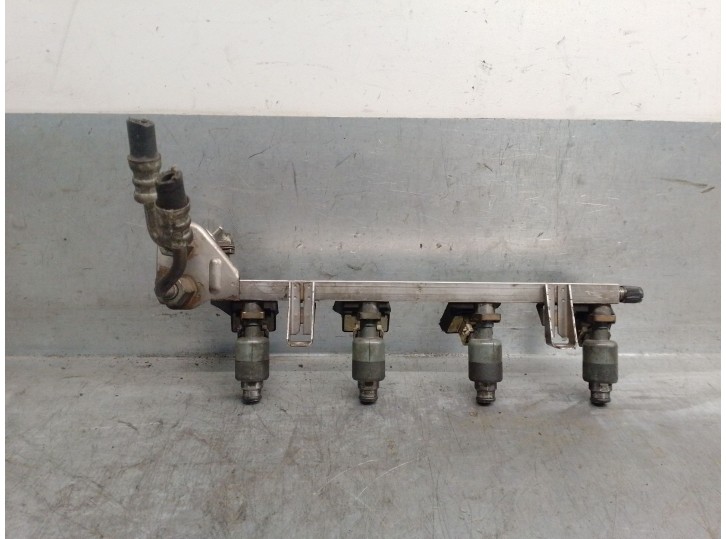 Recambio de rampa inyectora para opel astra g berlina 1.6 16v referencia OEM IAM 90573801 817714 