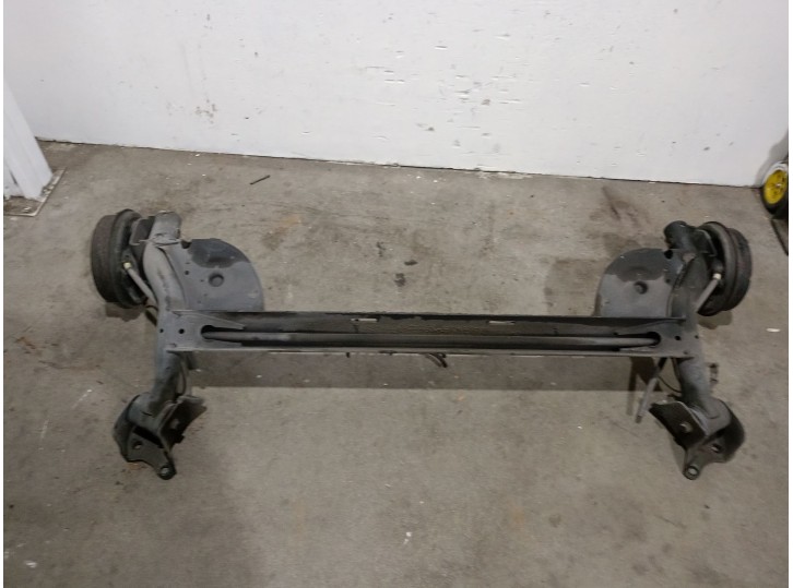 Recambio de puente trasero para dacia sandero ii 1.2 16v cat referencia OEM IAM 555016932R 555016932R 