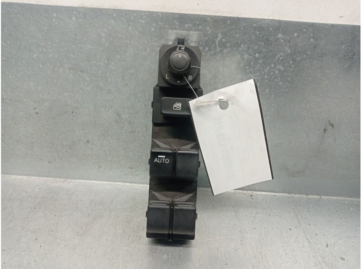 Recambio de mando elevalunas delantero izquierdo para mazda 3 (bm, bn) 2.2 d referencia OEM IAM BHR966350 BHR966350 