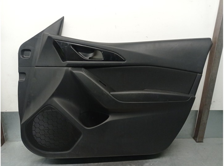 Recambio de guarnecido puerta delantera derecha para mazda 3 (bm, bn) 2.2 d referencia OEM IAM BHS268420C02 BHS268420C02 