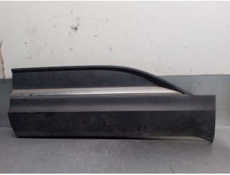 Recambio de molduras traseras para renault koleos ii (hc_) 2.0 dci 175 4wd referencia OEM IAM 828218403R 828218403R 