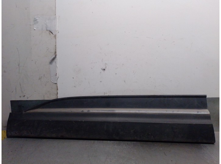 Recambio de molduras delanteras para renault koleos ii (hc_) 2.0 dci 175 4wd referencia OEM IAM 808217185R 808217185R 