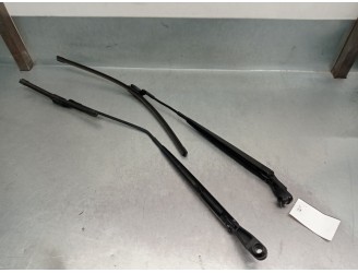 Replacement front right wiper arm for Opel Mokka X 1.6 CDTI DPF OEM IAM reference 1272084 1272083 