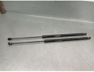 Replacement trunk / tailgate shock absorbers for Opel Mokka X 1.6 CDTi DPF OEM IAM reference 132111 132111 