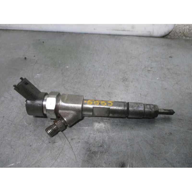 Recambio de inyector para volvo v40 familiar 1.9 diesel cat referencia OEM IAM 8200100272 0445110110B BOSCH