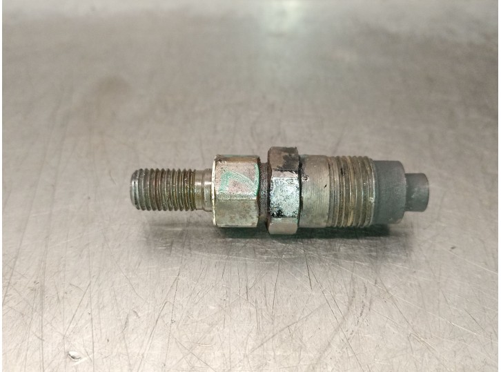 Recambio de inyector para mitsubishi montero (l040) 2.5 turbodiesel referencia OEM IAM MD103301 MD103301 