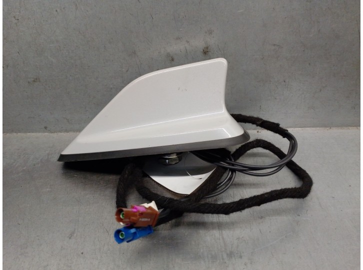 Recambio de antena para renault koleos ii (hc_) 2.0 dci 175 4wd referencia OEM IAM 282069897R 282061085R 