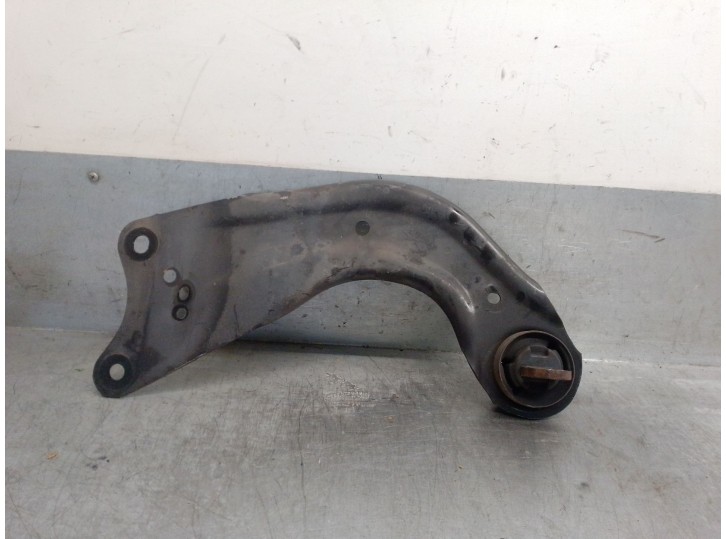 Recambio de brazo suspension inferior trasero izquierdo para mazda 3 (bm, bn) 2.2 d referencia OEM IAM B45A28250 B45A28250 