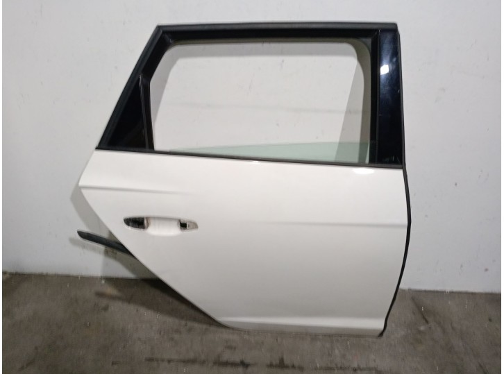 Recambio de puerta trasera derecha para seat leon st (5f8) 1.5 tgi referencia OEM IAM 5F9833056 5F9833056 