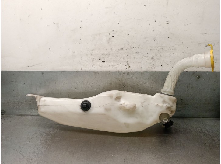 Recambio de deposito limpia para jeep avenger 1.2 referencia OEM IAM 52170132  