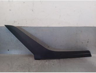 Recambio de molduras traseras para jeep avenger 1.2 referencia OEM IAM 7357681310 