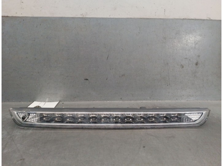 Recambio de luz central de freno para jeep avenger 1.2 referencia OEM IAM 9688016380 